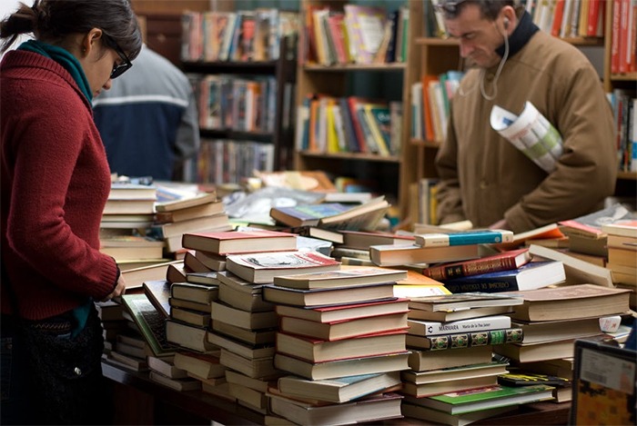 library-700-free-img